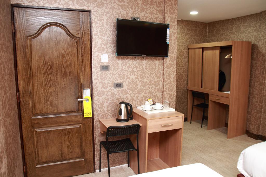 Harrys Suite Hotel Bangkok Pokoj fotografie