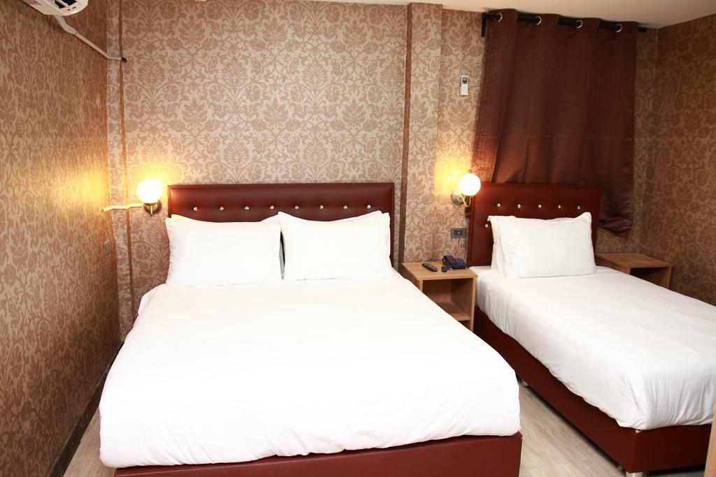 Harrys Suite Hotel Bangkok Pokoj fotografie