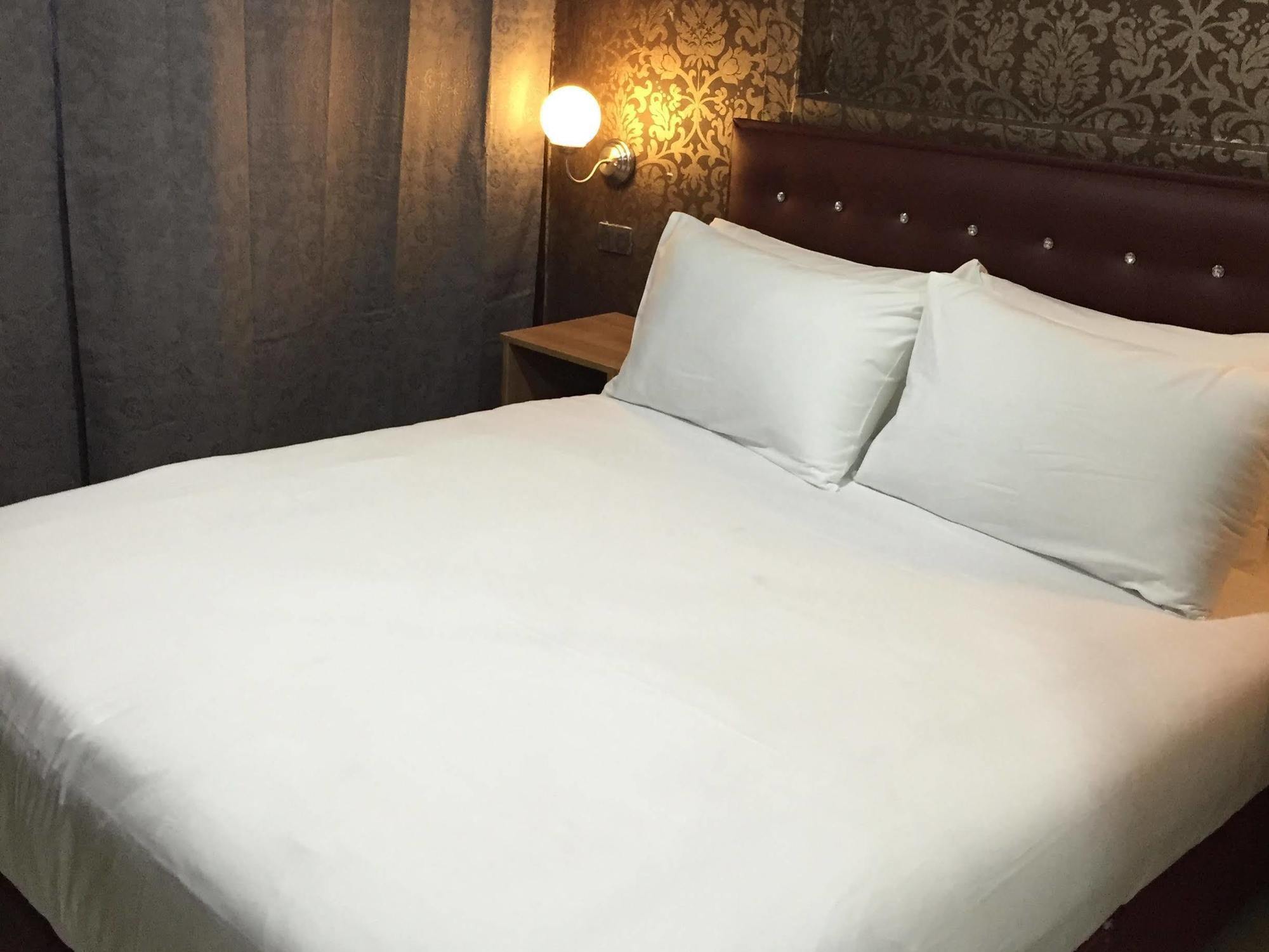 Harrys Suite Hotel Bangkok Exteriér fotografie