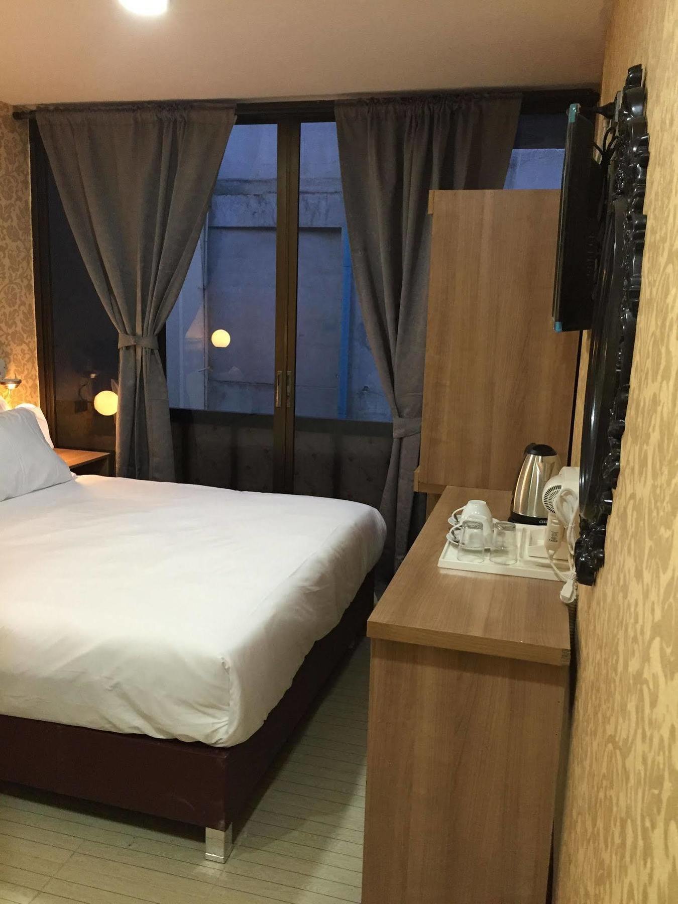 Harrys Suite Hotel Bangkok Exteriér fotografie