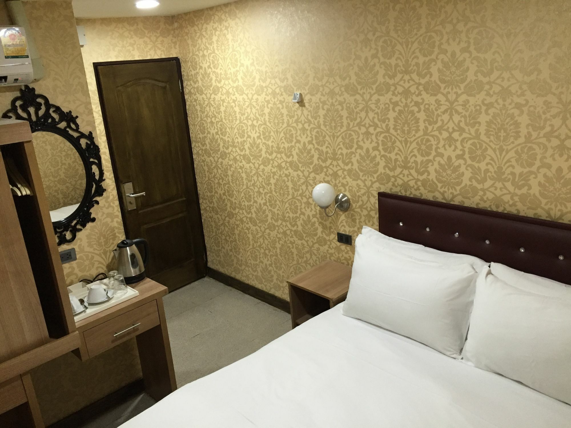 Harrys Suite Hotel Bangkok Exteriér fotografie